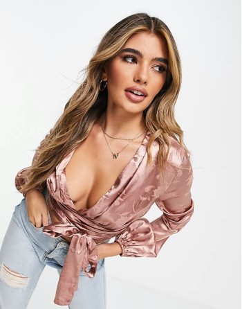 plunge front volume sve tie front crop top in tan floral