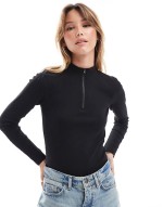 ribbed high neck half zip long sve bodysuit in black