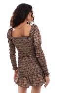 ruched top with puff sves in brown check