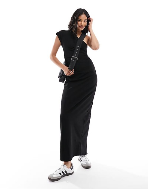 one shoulder ruched side midaxi dress in black