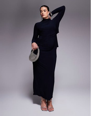Curve long sve ruched detail midaxi dress with twist open back in navy